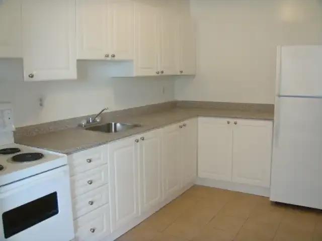 Apartment 2 Bedroom For Rent Mississauga ON 2150 ELS97190241