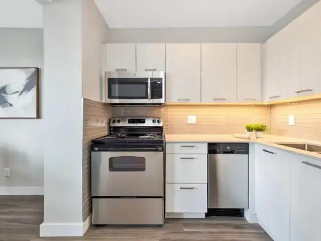 Apartment 2 Bedroom For Rent Mississauga ON 2359 ES100975279
