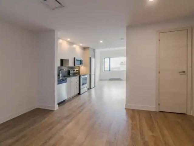 Apartment 2 Bedroom For Rent Montreal QC 2595 ES103839628