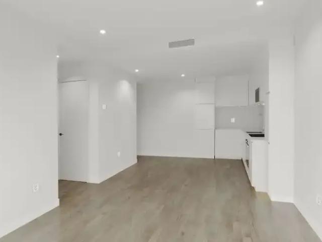 Apartment 2 Bedroom For Rent Montreal QC 3395 ES103390431