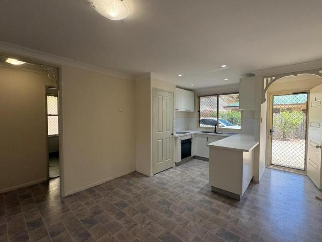 Apartment 2 Bedroom For Rent New Auckland QLD ES105942738