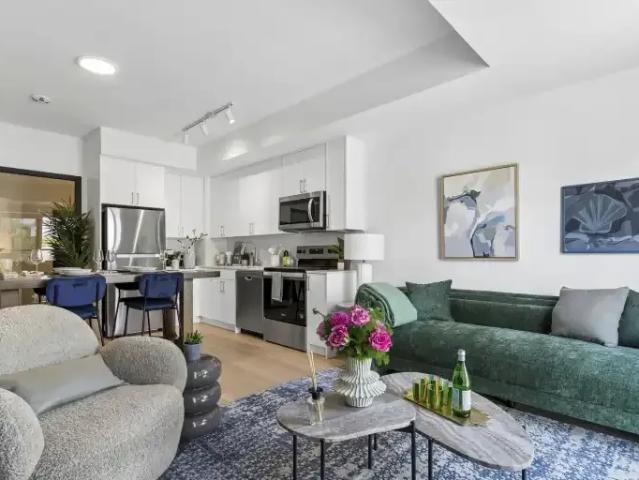 Apartment 2 Bedroom For Rent North York ON 3295 ES104991299