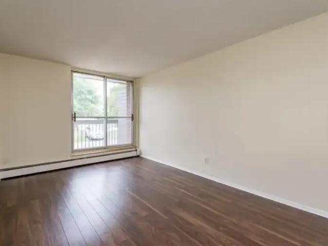Apartment 2 Bedroom For Rent Ottawa ON 1950 ES105100483