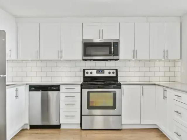 Apartment 2 Bedroom For Rent Ottawa ON 2158 ES105110525