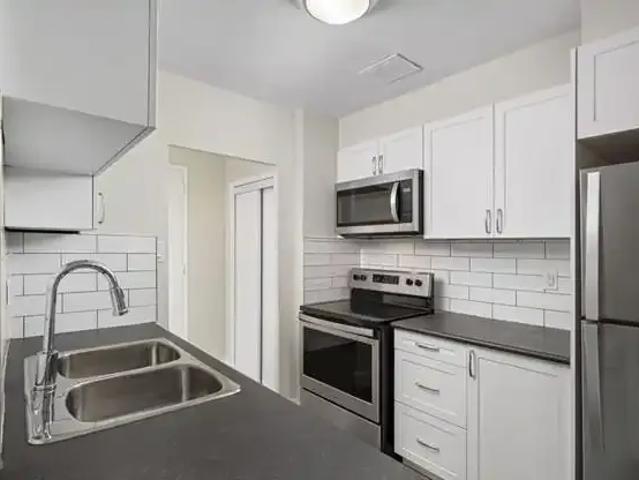 Apartment 2 Bedroom For Rent Oshawa ON 2277 ES105268608
