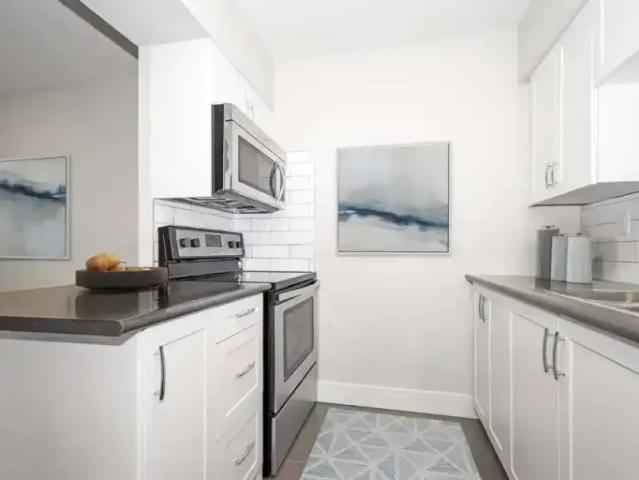 Apartment 2 Bedroom For Rent Aurora ON 2475 ES105281614