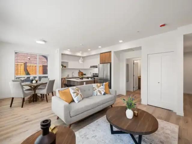 Apartment 2 Bedroom For Rent Abbotsford BC 2140 ES100974833