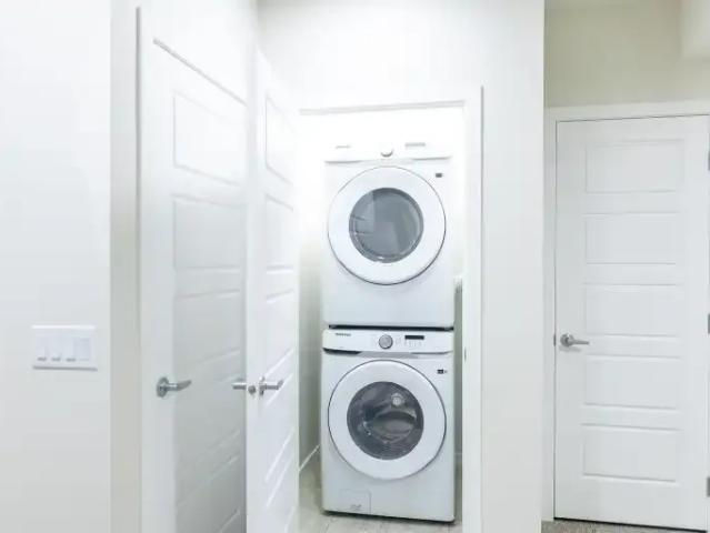 Apartment 2 Bedroom For Rent Airdrie AB 1300 ES103395624