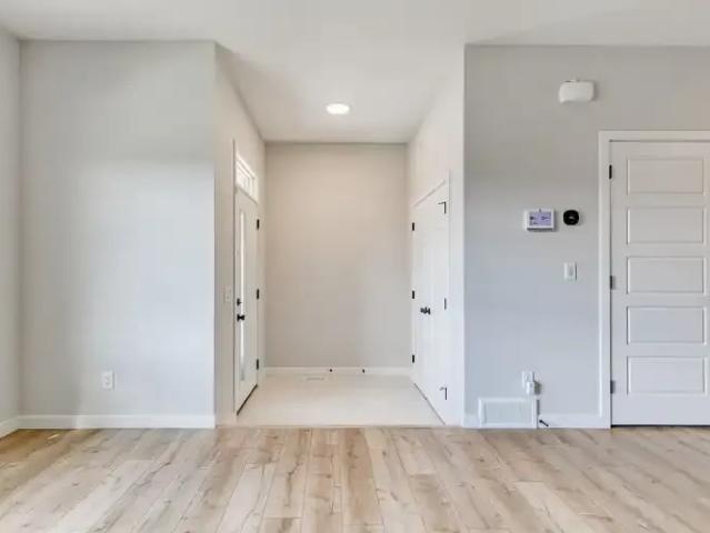 Apartment 2 Bedroom For Rent Airdrie AB 2800 ES105185912