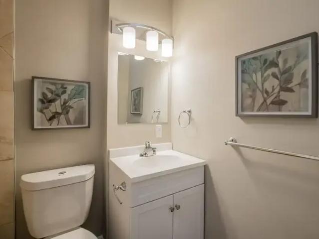 Apartment 2 Bedroom For Rent Amherstview ON 1725 ES94575277