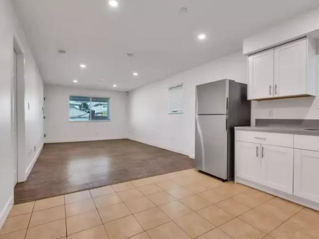 Apartment 2 Bedroom For Rent Burnaby BC 2200 ES102845324