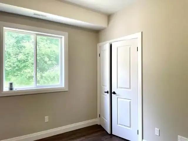 Apartment 2 Bedroom For Rent Barrie ON 1700 ES99878993