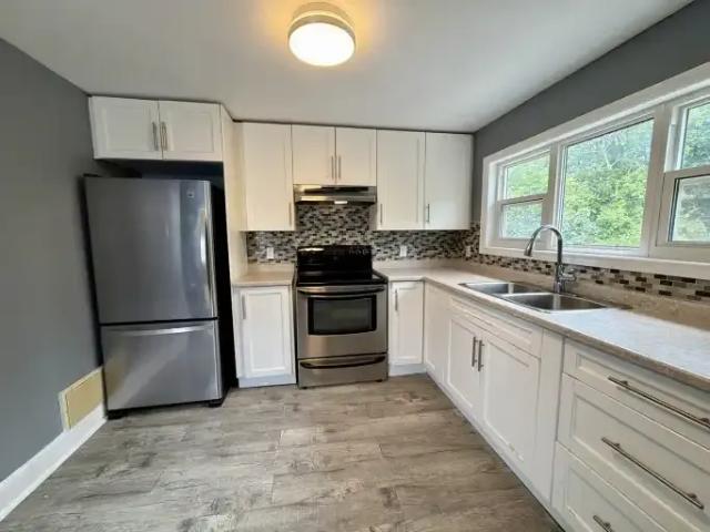 Apartment 2 Bedroom For Rent Barrie ON 1800 ES103379934