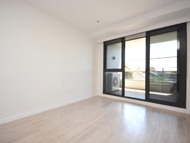 Apartment 2 Bedroom For Rent Bentleigh VIC 575 ES105556168