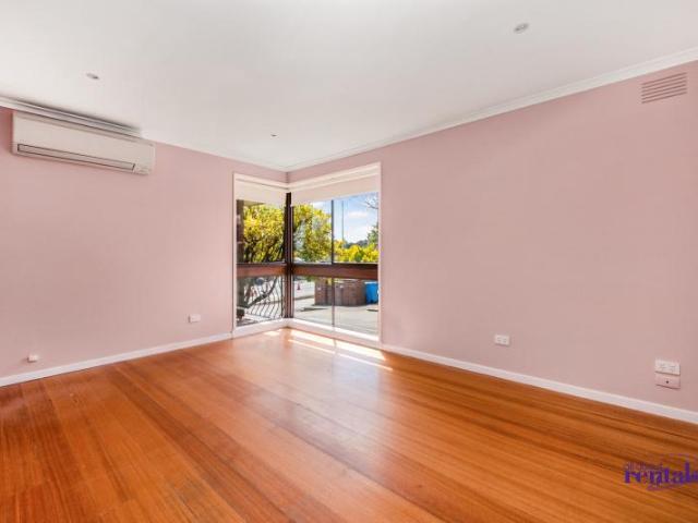 Apartment 2 Bedroom For Rent Berwick VIC 480 ES102208356