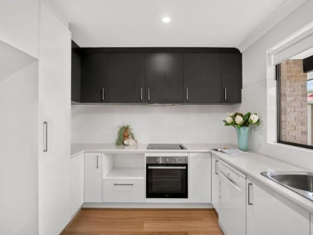 Apartment 2 Bedroom For Rent Brighton, SA ES105951841