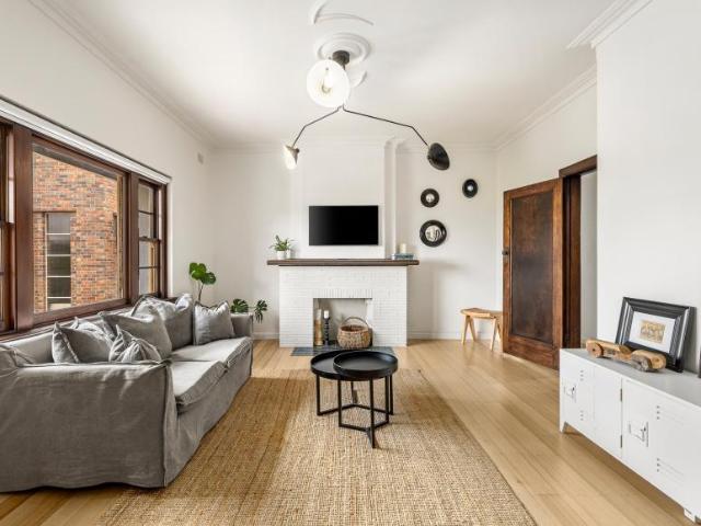 Apartment 2 Bedroom For Rent Brighton VIC ES101672399