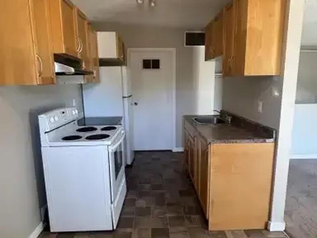 Apartment 2 Bedroom For Rent Brooks AB 1200 ES104842160