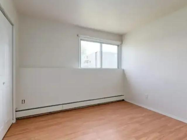 Apartment 2 Bedroom For Rent Brooks AB 1420 ES104400282