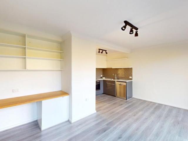 Apartment 2 Bedroom For Rent Brunswick East VIC 750 ES104799363