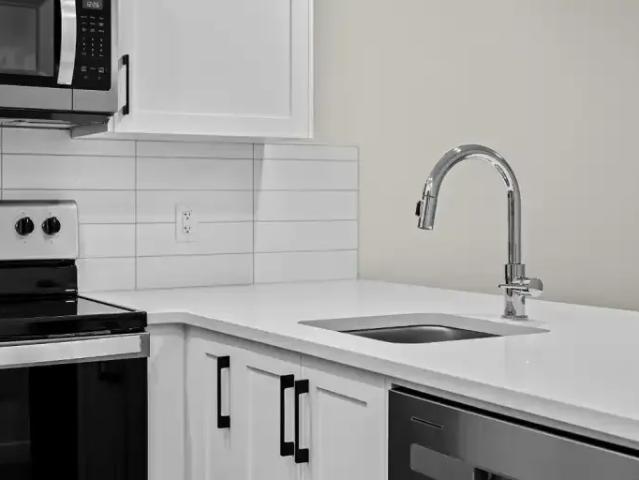 Apartment 2 Bedroom For Rent Calgary AB 1200 ES105643175