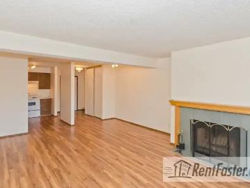 Sunalta, Calgary, Alberta - Fireplace, Parking