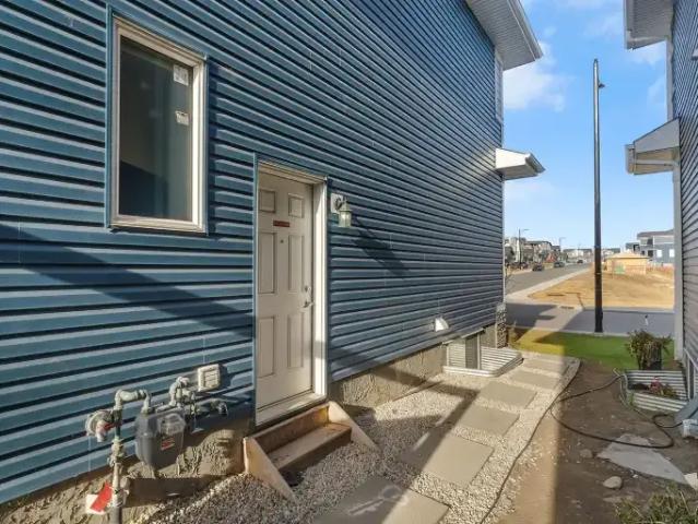 Apartment 2 Bedroom For Rent Chestermere AB 1275 ES104291946