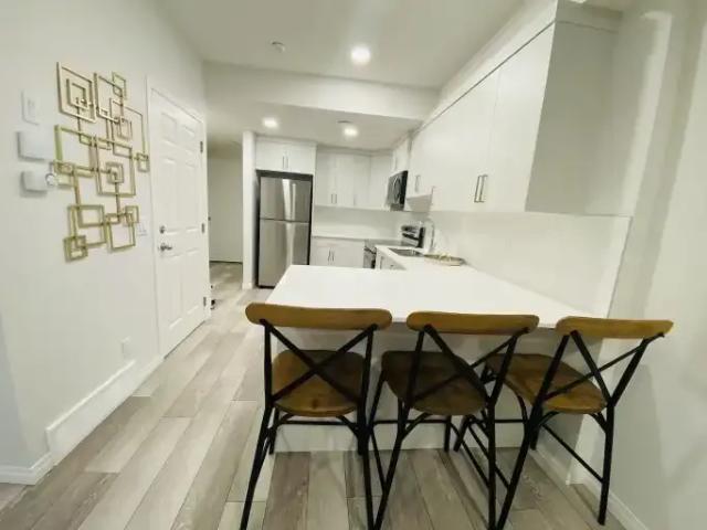 Apartment 2 Bedroom For Rent Cochrane AB 2000 ELS104910033