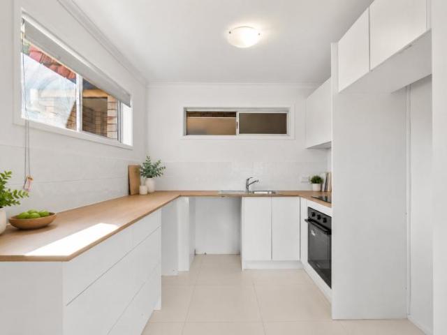 Apartment 2 Bedroom For Rent COOLANGATTA QLD ES105944666