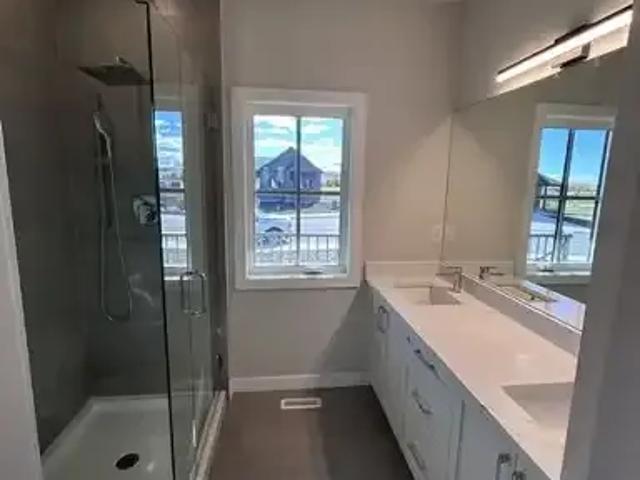 Apartment 2 Bedroom For Rent Diamond Valley AB 2250 ES105859316