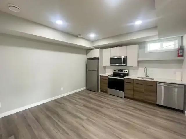 Apartment 2 Bedroom For Rent Edmonton AB 1200 ES105023009