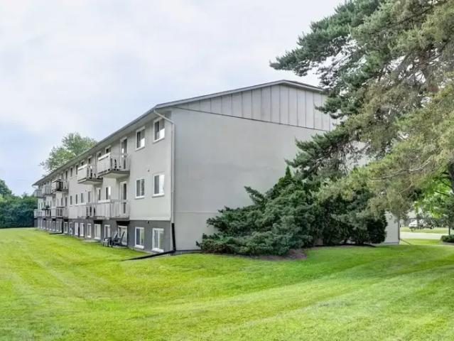 Apartment 2 Bedroom For Rent Elmira ON 2005 ES96585371
