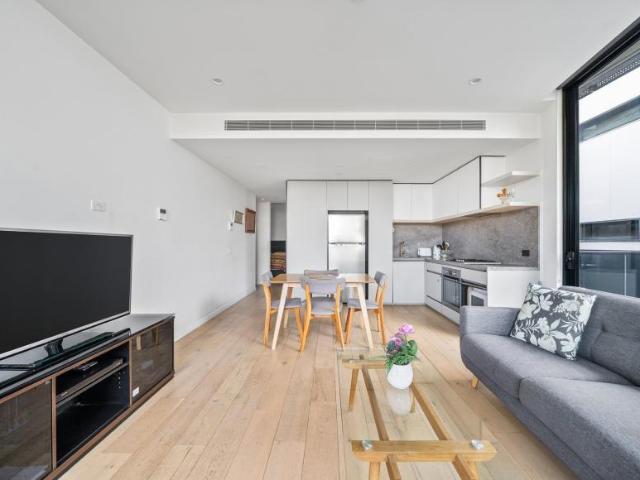 Apartment 2 Bedroom For Rent Essendon VIC ES103067830