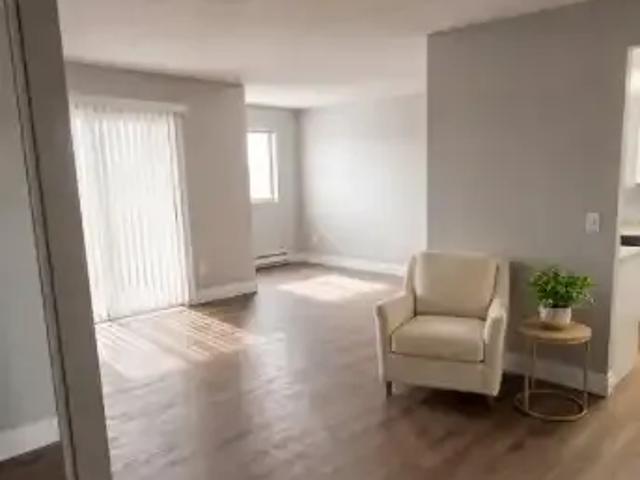 Apartment 2 Bedroom For Rent Fergus ON 1900 ES105781589