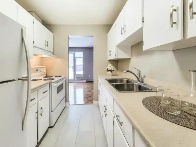 Apartment 2 Bedroom For Rent Fergus ON 1975 ES100974508