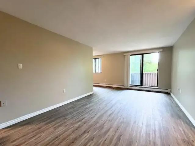 Apartment 2 Bedroom For Rent Goderich ON 2050 ES104106336