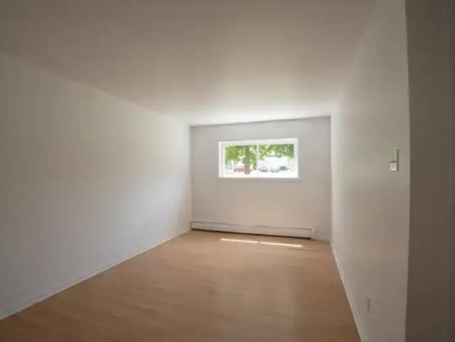 Apartment 2 Bedroom For Rent Granby QC 1250 ES104753444