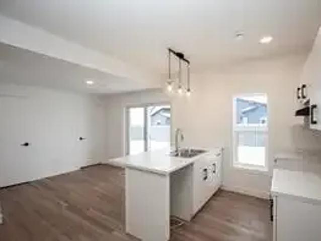 Apartment 2 Bedroom For Rent Grande Prairie AB 1800 ES105715352