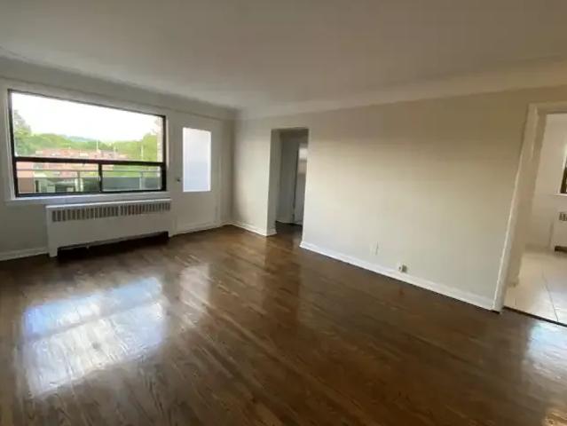 Apartment 2 Bedroom For Rent Hamilton ON 2099 ES103379677
