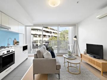 Apartment 2 Bedroom For Rent Hampton VIC ES102472547