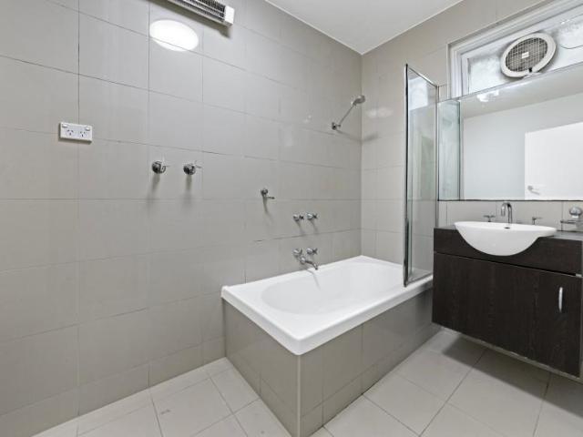 Apartment 2 Bedroom For Rent Hawthorn VIC 580 ES105470725