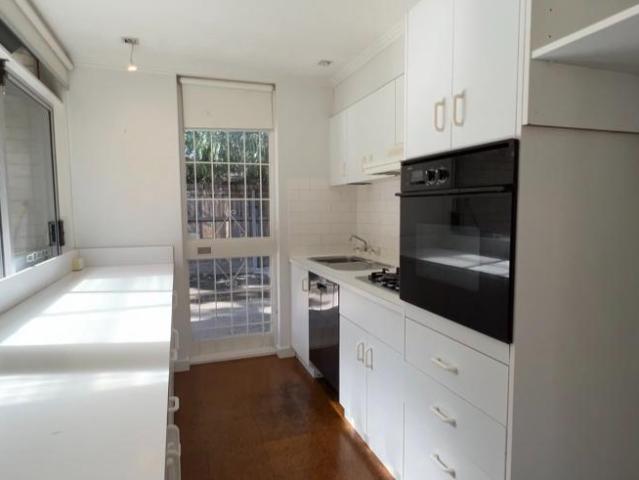 Apartment 2 Bedroom For Rent Hawthorn VIC 560 ES105271777