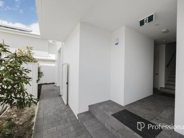 Apartment 2 Bedroom For Rent Hillarys WA ES105995561