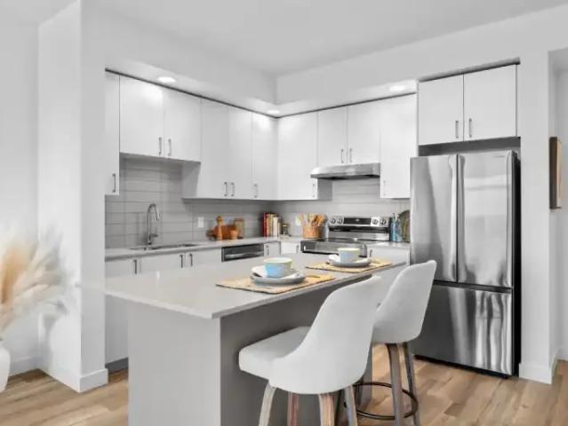 Apartment 2 Bedroom For Rent Kelowna BC 2095 ES96613359