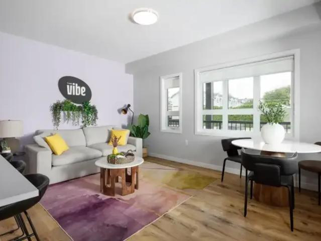 Apartment 2 Bedroom For Rent Kelowna BC 2264 ES104972603