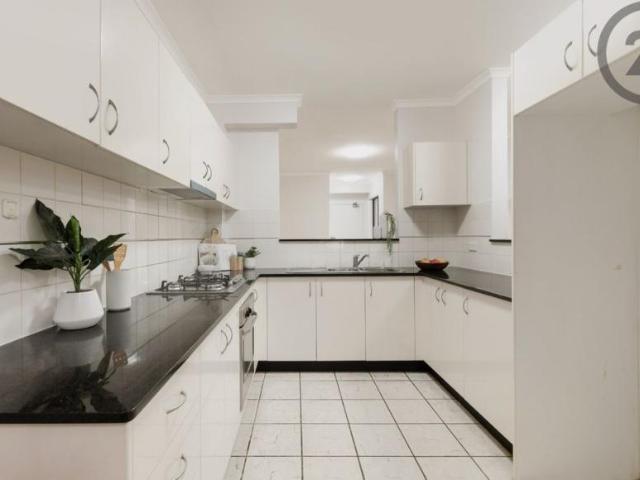 Apartment 2 Bedroom For Rent Kogarah, NSW 755000 ES103358869
