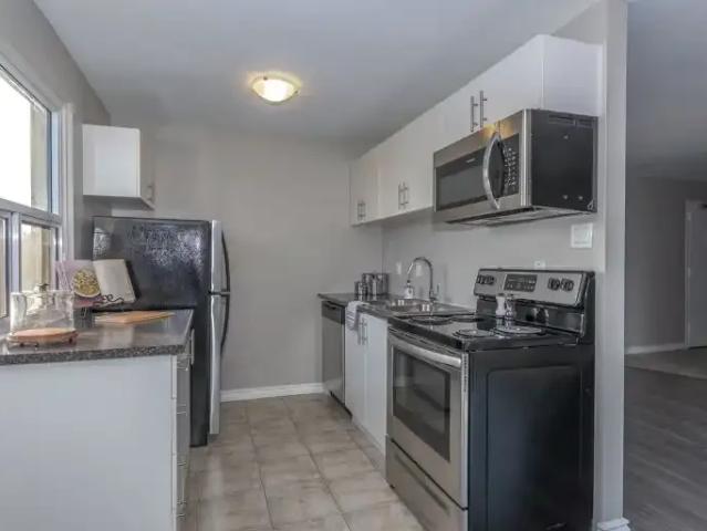Apartment 2 Bedroom For Rent Lucan ON 1449 ELS104990749