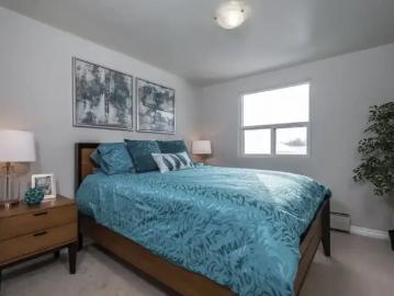 Apartment 2 Bedroom For Rent Lucan ON 1575 ES100084036