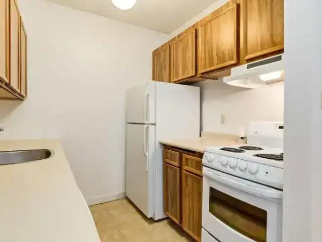Apartment 2 Bedroom For Rent Lloydminster SK 1055 ES103878011