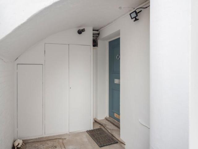 Apartment 2 Bedroom For Rent London London 4133 ES97217848